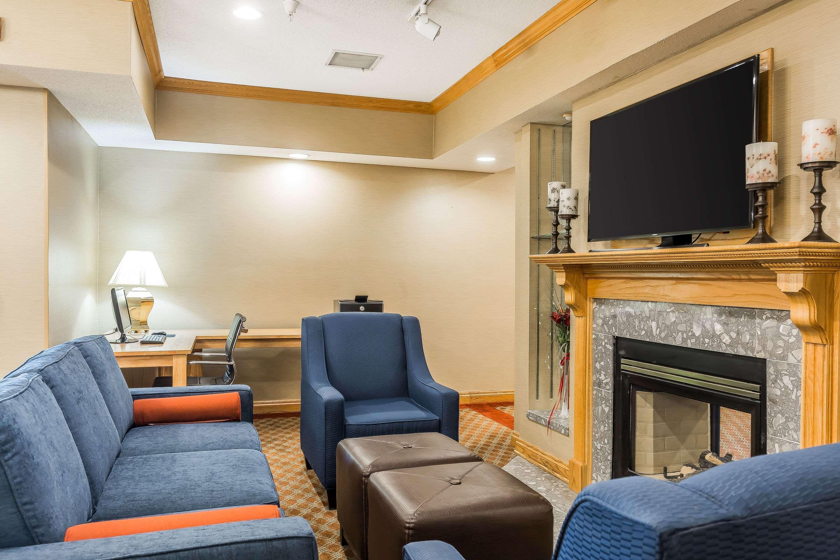 Comfort Inn & Suites Mishawaka-Саут Бенд Екстериор снимка