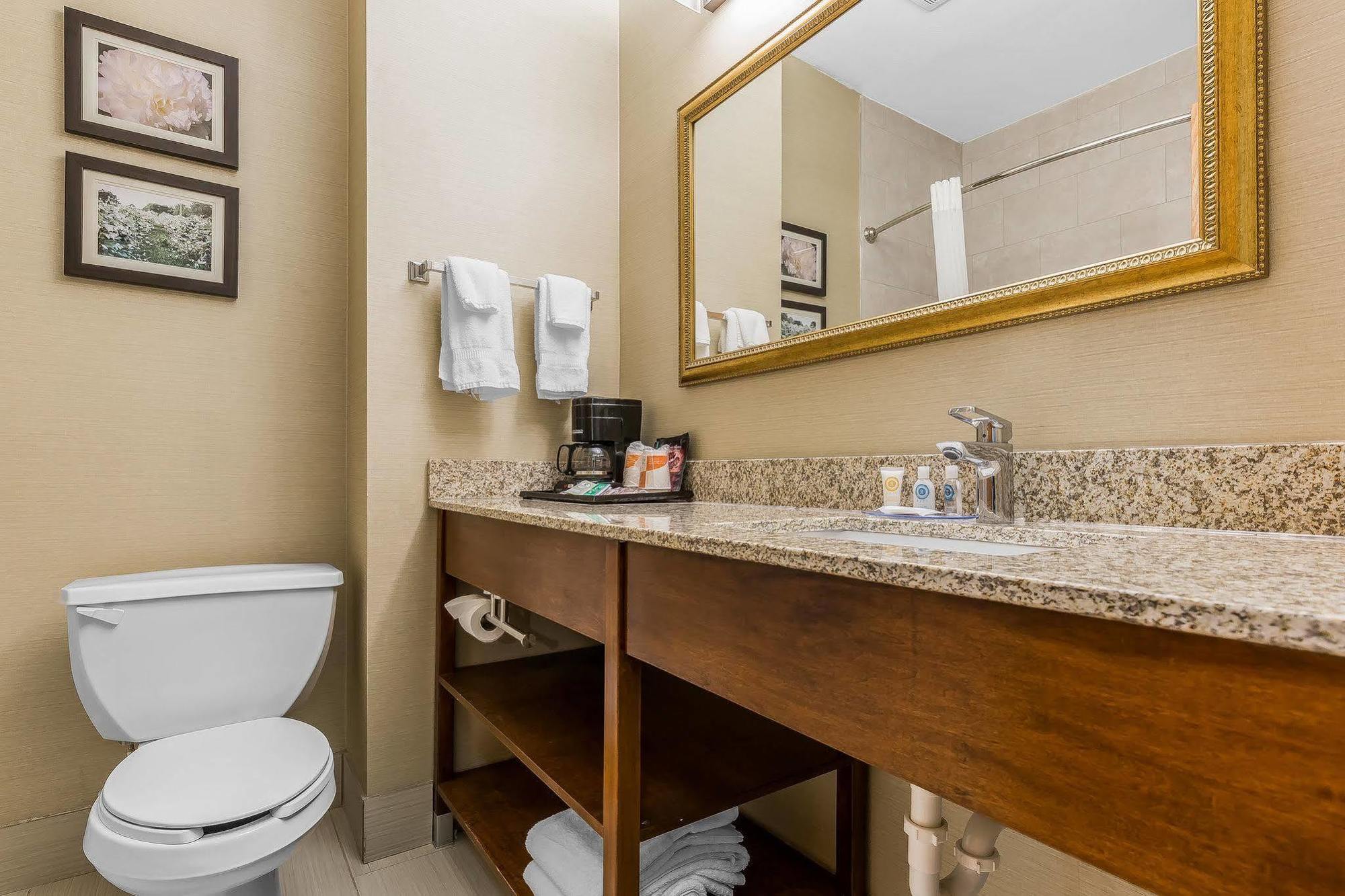 Comfort Inn & Suites Mishawaka-Саут Бенд Екстериор снимка